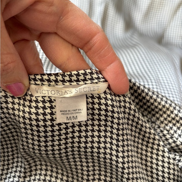 Victoria’s Secret 100% Silk Night Shirt Black & White Size Medium - Picture 6 of 9